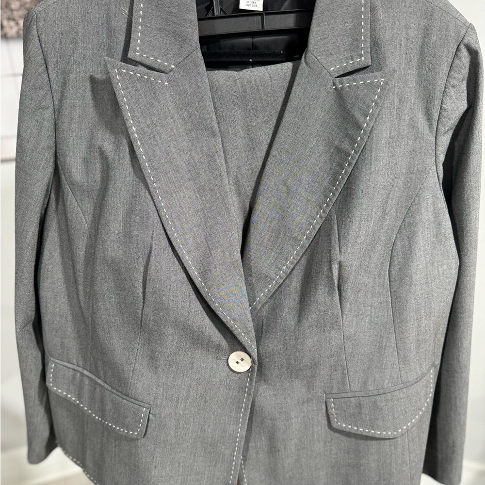 Pursuits Ltd. women’s plus size gray suit separate set